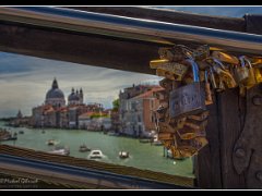 lovers locks : venice